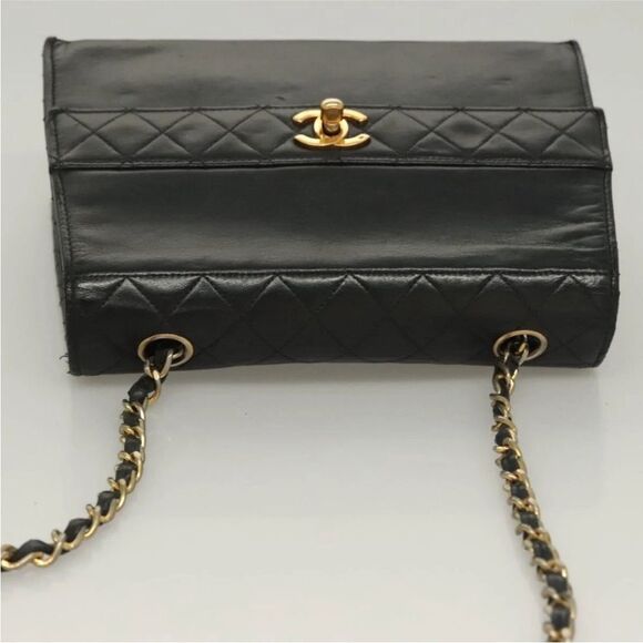 ✅AUTH✅CHANEL LAMBSKIN SHOULDER/ CROSSBODY BAG - Picture 6 of 10